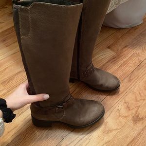 Aldo boots 7.5 with a tad of a heel